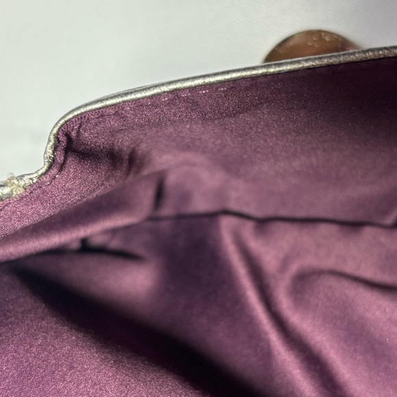 B. Makowsky Women’s Orchard Flap Shoulder Bag - Picture 10 of 15